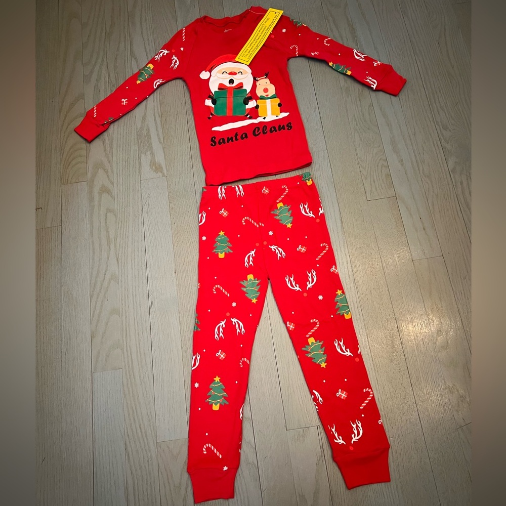🎅🏼NWT CHRISTMAS PAJAMA SET🎅🏼